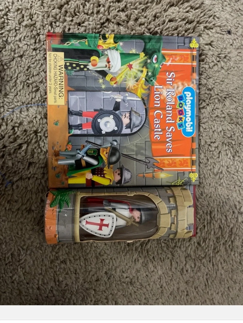 Playmobil Sir Roland Saves Lion Castle Knight Playset - White and Red